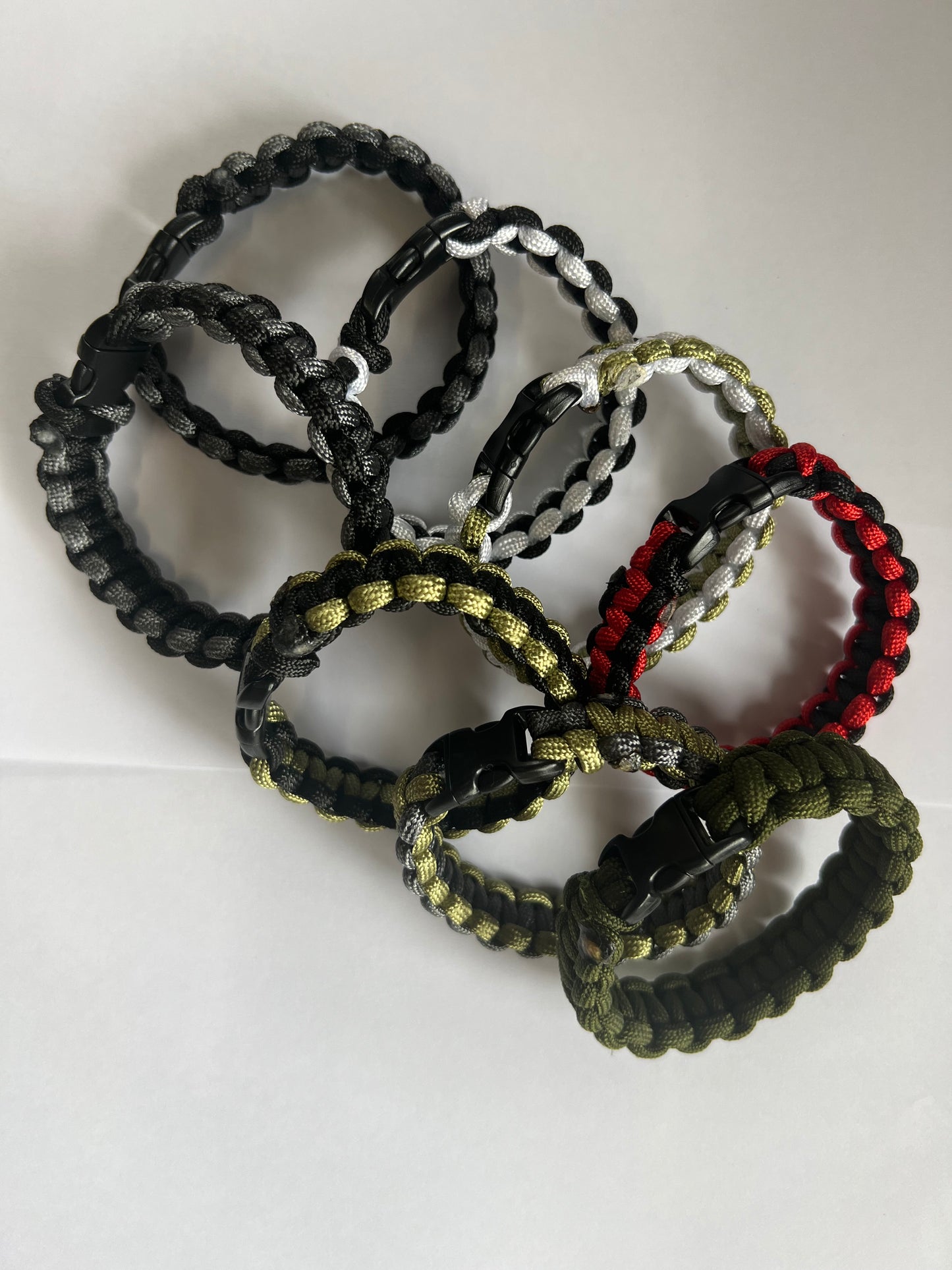 Paracord Survival Bracelets